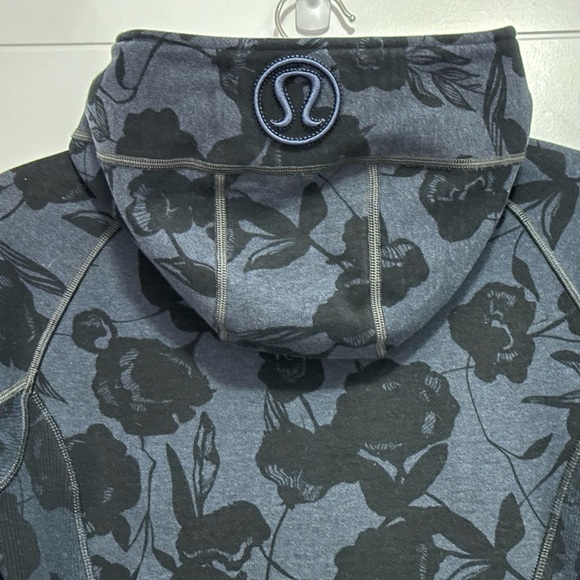 Lululemon Scuba Hoodie II: Flat Inky Floral Heathered Inkwell Deep Coal- Size 8 - Picture 2 of 9